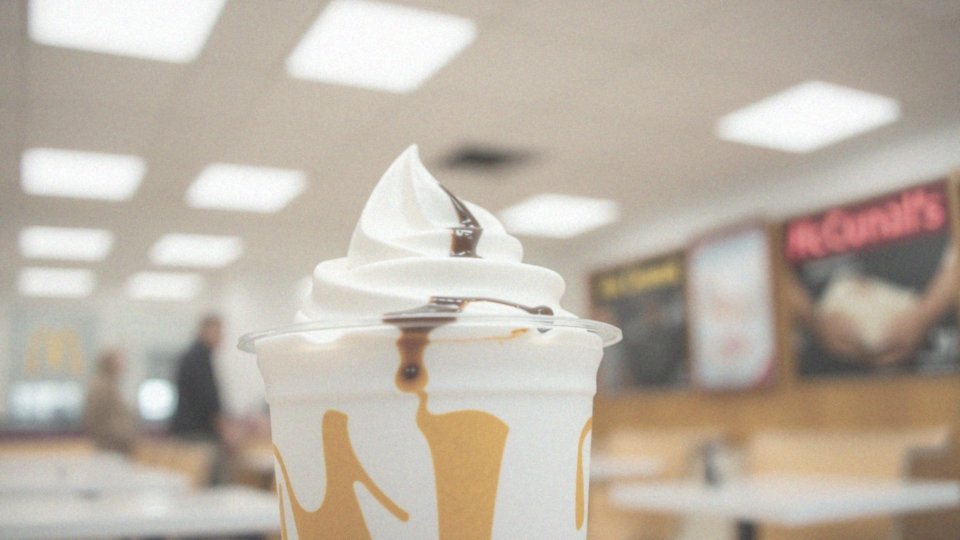 Ile kcal ma klasyczne McFlurry waniliowe?