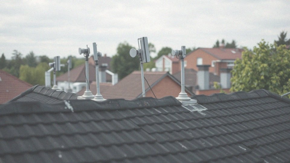 Co to są programy FTA i jak można z nich korzystać w telewizji naziemnej?