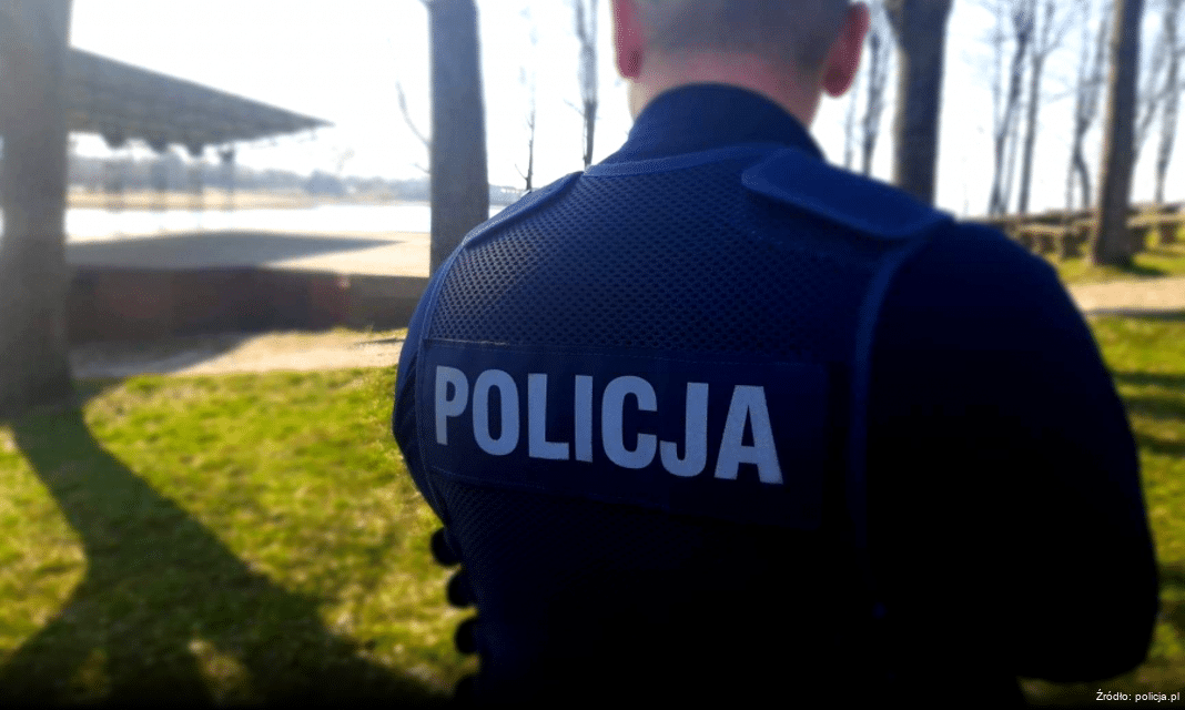 Wypadek drogowy w Zbydniu z udziałem trzech pojazdów